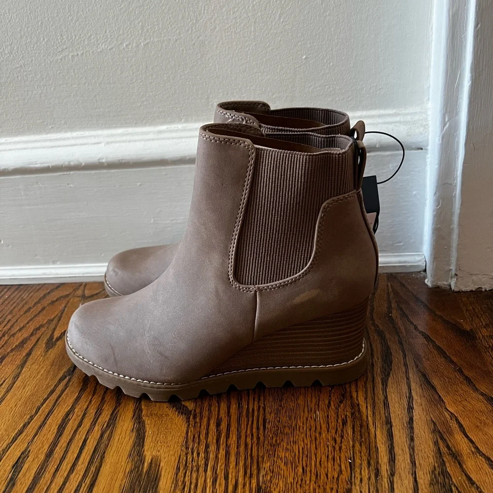 Universal Thread brown booties - Picture 4 of 7